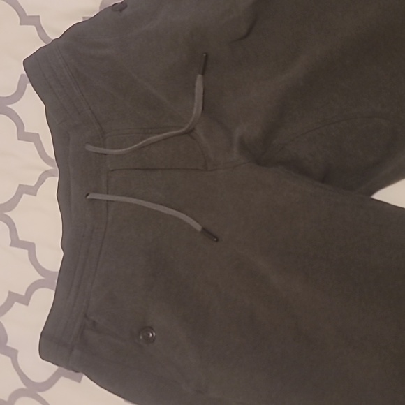 Lululemon Athletica Men's Size M Dark Gray Gym Training Pants - Picture 3 of 4